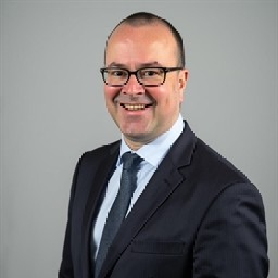 MUFGセキュリティーズ（ヨーロッパ） Global Markets Sales & Trading Richard Smithyes