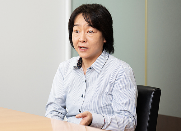 三菱UFJニコス株式会社 営業第1本部 東日本コールセンター 統括Ｇ／業務企画チーム センターチームリーダー 橋本 久美子さん