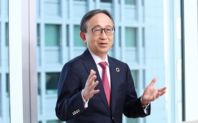Hironori Kamezawa, Group CEO