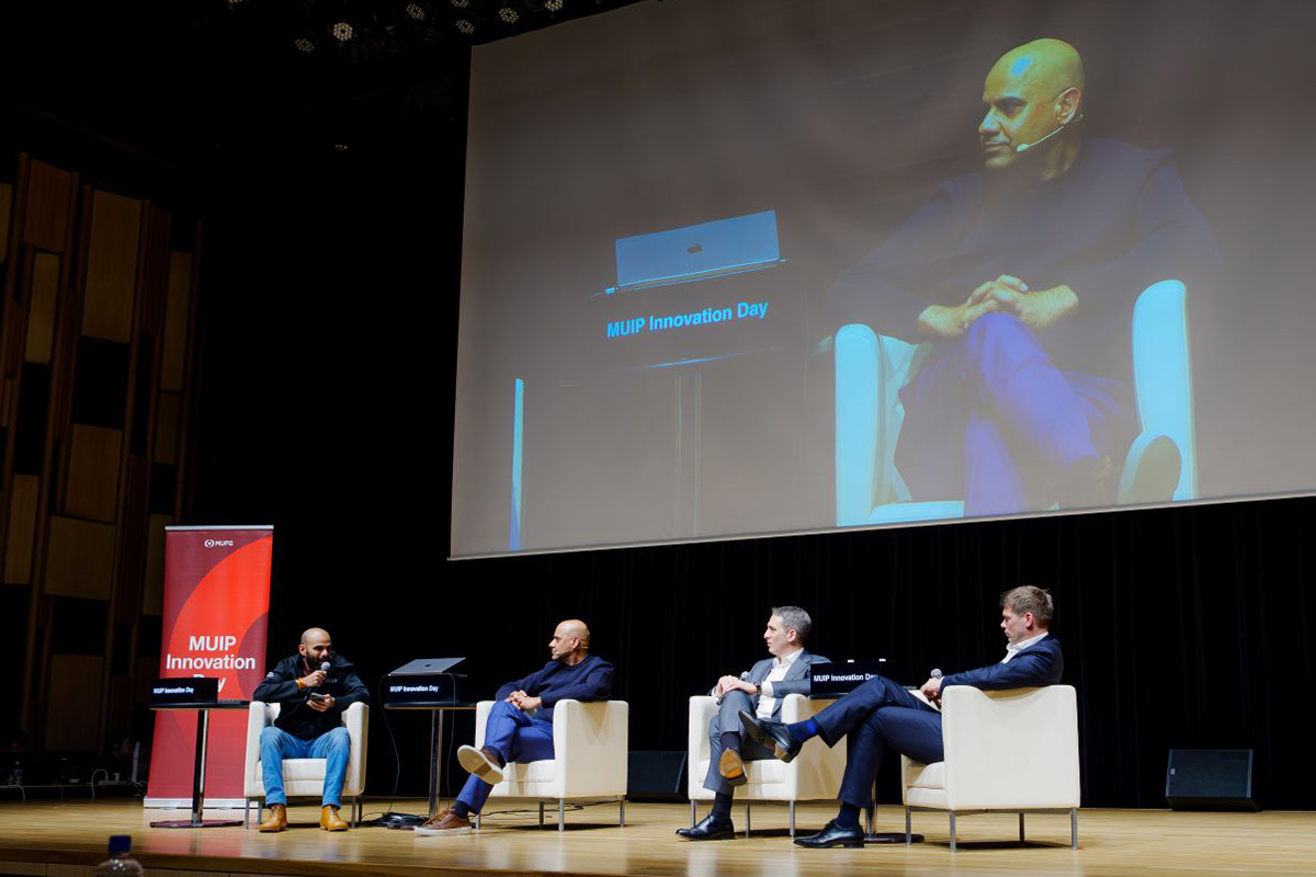 左から：MUIP Deputy CIO Mayank Shiromani、 Relcu, Inc. CEO Abhijat Thakur氏、 Commerce Ventures, LLC Founder & General Partner Dan Rosen氏とPartner Ysbrant Marcelis氏